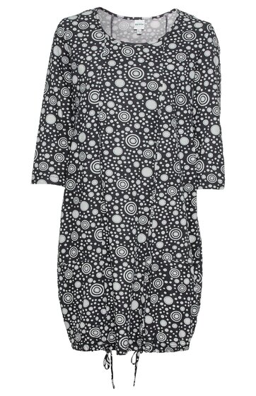 Schwarzes Kleid mit weißen, kreisförmigen Mustern, Rundhalsausschnitt, 3/4-Ärmel, gerade Form, Tunnelzug mit Kordel am Saum