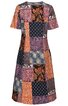 Kleid in Patchwork-Optik mit verschiedenen Mustern in Orange, Blau, Schwarz und Lila, kurzarm, rundhals, knielang, leicht ausgestellte Form