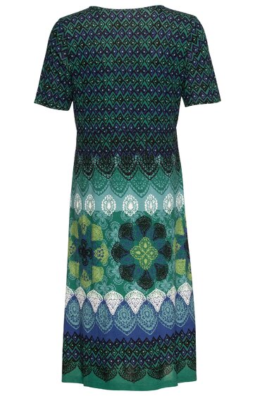 Kleid in Dunkelgrün und Blau mit floralem und geometrischem Muster, kurze Ärmel, Rundhalsausschnitt, knielang, gerade geschnitten