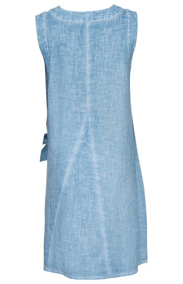 Hellblaues ärmelloses Kleid ohne Muster, rundhals, schmal geschnitten, Rückenansicht, mit Bindeband an der linken Seite