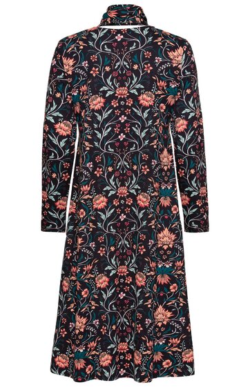 Dunkelblauer langer Mantel mit buntem Blumenmuster in Rot- und Orangetönen, lange Ärmel, weißer Paspelbesatz an Kragen und Schultern, gerade geschnitten