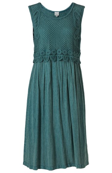 Ärmelloses, petrolfarbenes Kleid, Oberteil mit Häkelmuster, breite Rundausschnitt, Taillenbereich mit floraler Häkelbordüre, glatter, knielanger Rock, lockere Passform