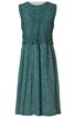 Ärmelloses Kleid in Petrol, obere Hälfte mit gehäkeltem Blumenmuster, Rundhalsausschnitt, taillierter Schnitt, Faltenrock, knielang