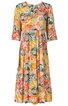 Knielanges Kleid in Orange, Grün, Weiß und Rot mit floralem Muster, Rundhalsausschnitt, Dreiviertelärmel, tailliert mit Kellerfalten im Rockteil