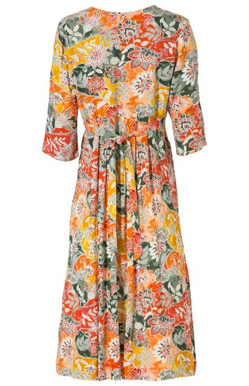Knielanges Kleid mit floralem Muster in Gelb, Orange, Rot, Grün und Weiß, Rundhalsausschnitt, 3/4-lange Ärmel, Bindegürtel auf Taillenhöhe, lockere Passform