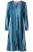 Langärmeliges Kleid in verschiedenen Blautönen mit vertikalem Farbverlauf, Rundhalsausschnitt, knieumspielende A-Linie, seitliche Eingrifftaschen