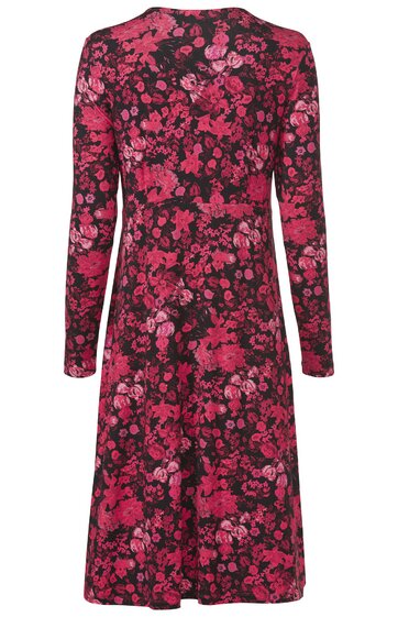 Langärmeliges knieumspielendes Kleid in dunklem Pink mit schwarzem Blumenmuster, rundhals, leicht ausgestellt