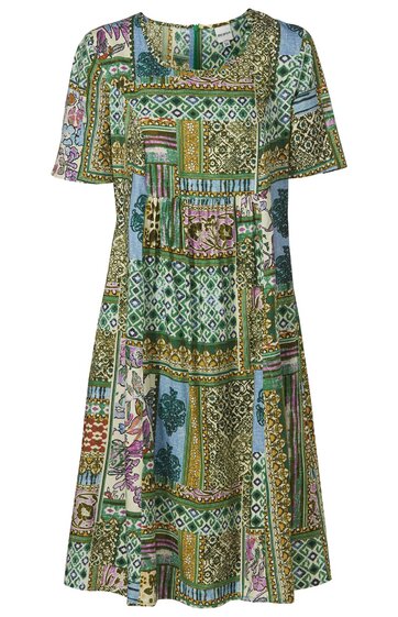 Kleid in Grün- und Blautönen, gemustert mit geometrischen Formen und floralen Elementen, rundem Halsausschnitt, kurzen Ärmeln, knieumspielende A-Linie