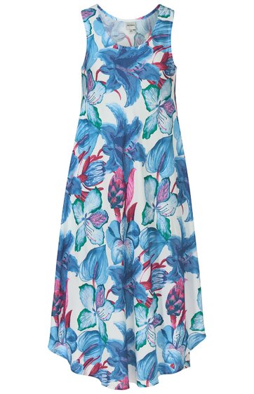 Ärmelloses, bodenlanges Damenkleid in Weiß mit großem Blumenmuster in Blau, Pink und Grün, rundem Ausschnitt, weiter Rock, leichte Falten im Stoff