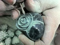 Herz aus Stein gefertigt