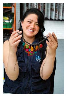 Sapia Figuren aus Orangenschalen Tagua-Kette