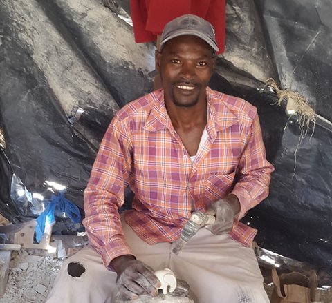Afrikiko: Mit Speckstein fängt man Kunden