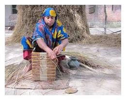Korbflächterin aus Bangladesch Korbflächterin aus Bangladesch