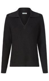 Schwarzer Damenpullover mit grobem Strickmuster, langärmlig, V-Ausschnitt mit breitem Kragen, gerippte Bündchen an Armen und Saum, lässiger Schnitt.