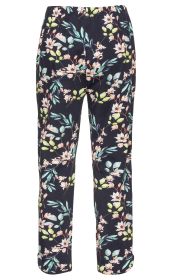 Dunkelblaue Baumwoll-Mix-Hose mit elastischem Bund, gerade geschnitten, allover floral bedruckt mit weißen und grünen Blättern und Blumen, lockerer Sitz, bequemer Freizeitstil
