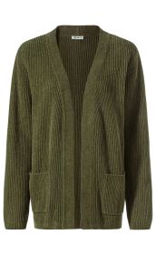 Baumwoll-Strickjacke in olivgrün mit grobem Rippstrickmuster, offenem V-Ausschnitt, langen Ärmeln und zwei aufgesetzten Taschen vorne
