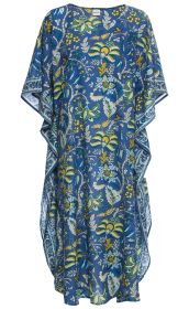 Blauer Baumwoll-Kaftan mit kurzem Arm, allover floralem Muster in Gelb, Weiß und verschiedenen Blautönen, mit dekorativem Bordürendruck entlang der Saumkanten, lockere Passform