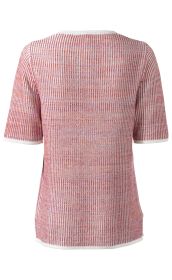 Baumwoll-Pullover Rückansicht, kurzärmlig, geripptes Strickmuster in Weiß, Rot und Orange, Rundhalsausschnitt mit weißem Saum, seitliche Schlitze, mittellange Passform