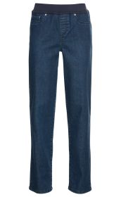 Hose aus dunkelblauem Denim mit elastischem dunkelblauem Bündchen, geradem Bein, zwei vorderen Taschen mit Ziernähten und silbernen Nieten, ohne sichtbaren Verschluss, freigestellt auf weißem Hintergrund