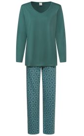 zweiteiliger Damenschlafanzug in grün mit langärmeligem V-Ausschnitt-Oberteil und gemusterten langen Hosen mit blau-lila Blumen- und Kreismotiven