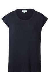 dunkelblauer Baumwoll-Mix-Pullunder mit Rundhalsausschnitt, kurzen Ärmeln und geripptem Saum, schlichtes Design, Etikett mit grünem Schriftzug DW-SHOP am Kragen sichtbar