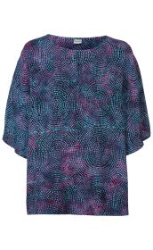 Viskose-Bluse mit kurzem, weitem Arm, dunkelblauem Grund, pink-lila Akzenten und hellblauem, kreisförmigem Punktmuster, geradem Saum und rundem Halsausschnitt
