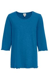blaues Baumwoll-Shirt mit 3/4-Ärmeln, Rundhalsausschnitt, leicht gewelltem Saum an Ärmeln und Bund, schlichte Optik, Größenetikett innen am Kragen sichtbar