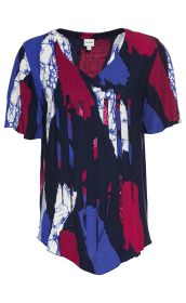 Viskose-Bluse mit V-Ausschnitt, kurzen Ärmeln und abstraktem Muster in Rot, Blau, Weiß und Schwarz, verziert mit aufgesetzten Stoffstreifen vorne, locker geschnitten