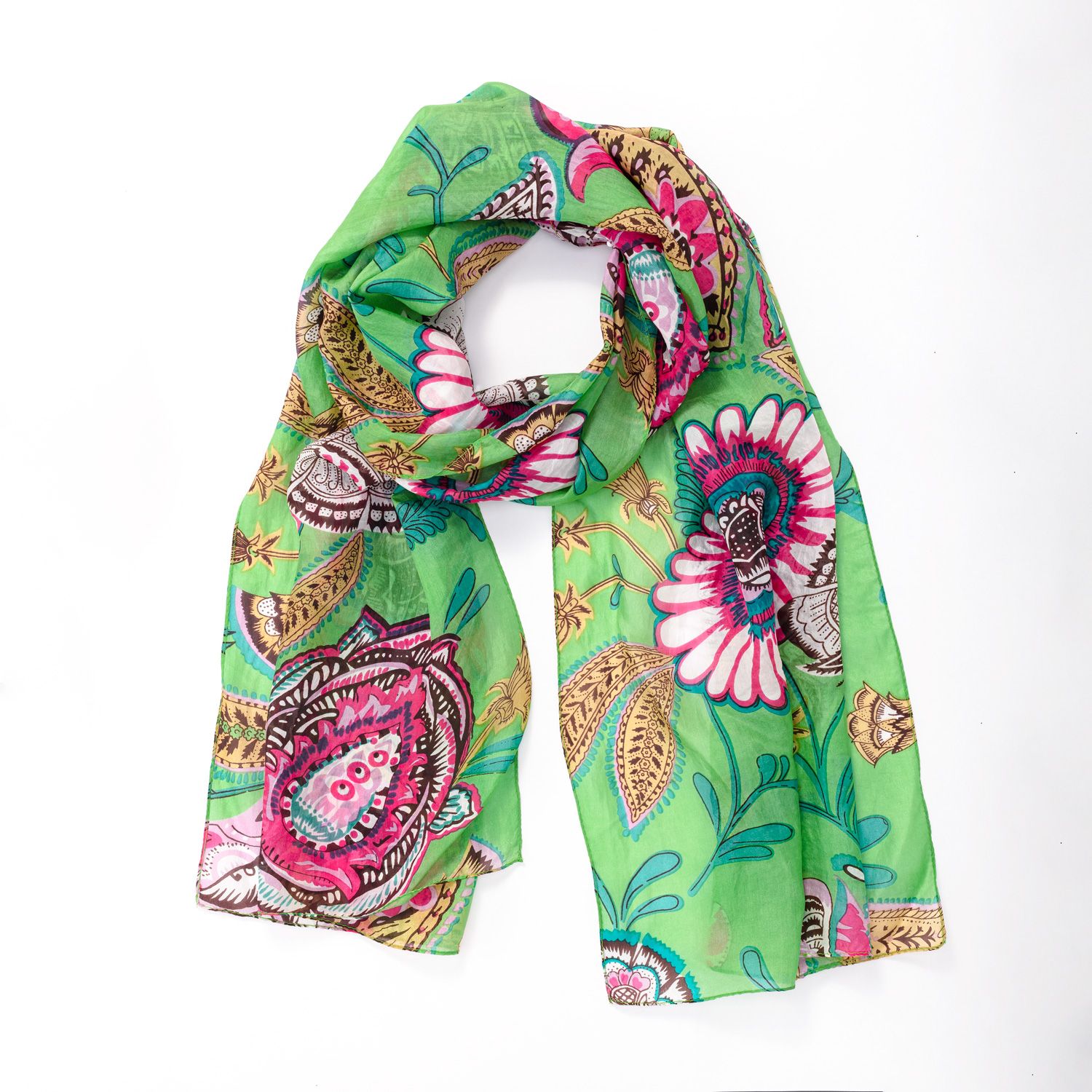 Seidenschal mit grünem Hintergrund und großflächigem, buntem Blumenmuster in Pink, Weiß, Braun und Blau, locker gelegt auf weißem Untergrund