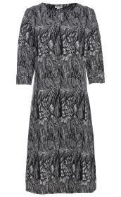 Viskose-Mix-Kleid mit grauem und schwarzem floral-abstraktem Muster, 3/4-Ärmeln, rundem Ausschnitt, gerade geschnitten, knielang, aus strukturiertem Material