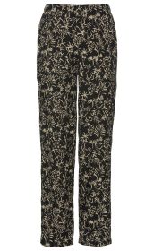 Viskose-Hose mit elastischem Bund, schwarzem Grund und beigem floralen Muster, gerade geschnittene Beine, leichte und fließende Stoffqualität