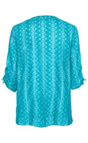 Rückenansicht einer türkisfarbenen Baumwoll-Bluse mit floralem Lochstickereimuster, 3/4-langen Ärmeln mit kleinen Bindebändern am Saum, gerade geschnitten