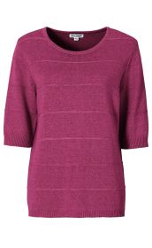 Leinen-Mix-Pullover in dunklem Pink mit Rundhalsausschnitt, kurzen Ärmeln bis zum Ellenbogen, feiner Struktur und horizontaler Rippenstruktur, geradem Schnitt und elastischem Bundabschluss am Saum und an den Ärmeln