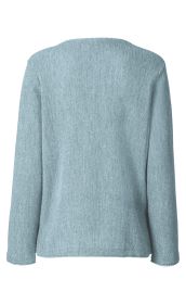 Leichter Alpaka-Pullover in Hellblau, Rückansicht, langärmlig, schlichter, feiner Strickstoff, gerade geschnitten, ohne Muster oder Verzierungen, weiche Textur, lockerer Sitz