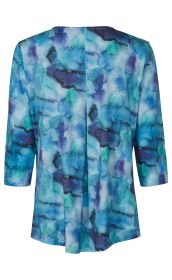 Baumwoll-Mix Shirt Rückansicht mit 3/4 Ärmeln, aquarellartigem Muster in Blau-, Grün- und Lilatönen, lockerer Schnitt, mittige Rückenfalte, leichte Struktur, sommerlich und farbenfroh