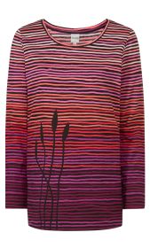 Baumwoll-Shirt mit langen Ärmeln, Rundhalsausschnitt, gestreift in Rosa, Rot, Lila und Schwarz, vorne schwarzes Schilf-Motiv, gerade Passform.