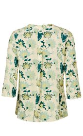 Rückansicht einer Viskose-Bluse mit dreiviertel Ärmeln, beige Grundfarbe, florales Muster in Hellblau, Gelb und Dunkelgrün, mittige Rückenfalte, locker geschnitten.