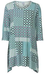 Viskose-Mix-Shirt mit 3/4-Ärmeln, asymmetrischem Saum, Rundhalsausschnitt und Patchwork-Muster in Blau-, Türkis-, Weiß- und Schwarztönen