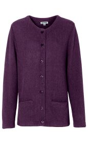 Dunkelviolette Alpaka-Strickjacke mit Rundhalsausschnitt, durchgehender Knopfleiste und zwei aufgesetzten Taschen, Langarm, weiche, fein strukturierte Oberfläche