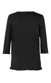Rückansicht eines schwarzen Baumwoll-Shirts mit 3/4 Ärmeln, geradem Schnitt und leicht gewelltem Saum an Ärmelenden und Bund