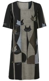 Viskose-Kleid mit halblangen Ärmeln, Rundhalsausschnitt, schwarz und beige mit abstraktem Katzenmuster in braun, grau und schwarz, gerader Schnitt, knielang
