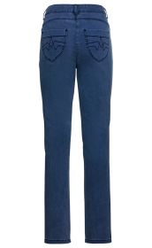 Dunkelblaue Baumwoll-Mix-Hose, gerade geschnitten, mit zwei aufgesetzten Taschen hinten, dekorative Nähte auf den Taschen, mittelhoher Bund, klassische Jeans-Optik, schmal zulaufende Beine, ohne sichtbare Verzierungen oder Logos.