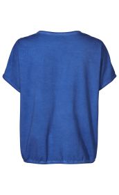 Baumwoll-Mix-Shirt in Blau, Rückansicht, kurze Ärmel, weiter Rundhalsausschnitt, leicht elastischer Saumabschluss, schlichte, einfarbige Oberfläche, locker geschnitten