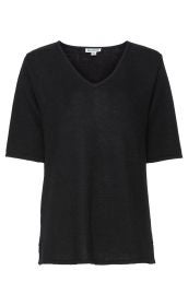 Schwarzer Leinen-Mix-Pullover mit V-Ausschnitt und halblangen Ärmeln, locker geschnitten, leichter Stoff, ohne Muster, schlicht und vielseitig kombinierbar.