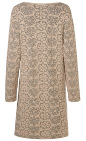 Baumwoll-Mix-Jacke in Beige mit grauem Blumenmuster, langärmlig, längere Passform, Rückansicht, warme Strickjacke mit strukturiertem floralen Design
