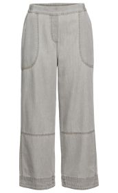 Helle Baumwoll-Hose mit weitem Bein, elastischem Bund, aufgesetzten Seitentaschen und dekorativen Nähten an Kniehöhe und Saum, gerader Schnitt, casual Stil