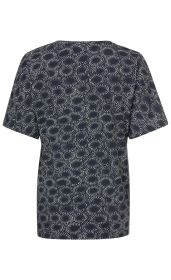 Baumwoll-Shirt in Dunkelblau mit kurzen Ärmeln, Rückseite gezeigt, mit weißem Punkten in konzentrischen Kreisen bedruckt, klassischer Rundhalsausschnitt, legere Passform, modernes Muster