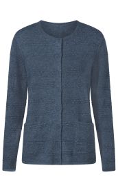 dunkelblaue Damenstrickjacke mit Rundhalsausschnitt, Knopfleiste vorne, langer Arm, feinem Strukturmuster und zwei aufgesetzten Taschen, gerade geschnittener Saum