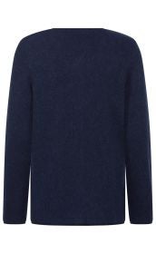 dunkelblauer Pullover mit langem Arm, flachem Rundhalsausschnitt, unifarben, aus grob gestricktem Stoff, Rückansicht auf weißem Hintergrund