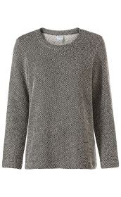 Baumwoll-Mix Pullover mit langem Arm, Rundhalsausschnitt, schwarz-weiß meliertem Muster und geradem Schnitt, klassisch und schlicht, ohne auffällige Verzierungen, auf weißem Hintergrund fotografiert